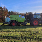 Fendt 415 Vario mit Claas Uniwrap 455 Rollant