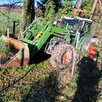 Fendt 211 Vario im Wald