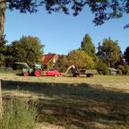 Fendt Farmer 5s mit Welger AP 42 und Blumhardt Kipper am Heu laden