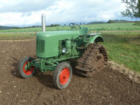 Fendt Dieselross F28 mit Kettenfahrwerk