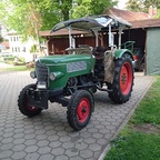 Farmer 2 mit frisch montiertem Verdeck