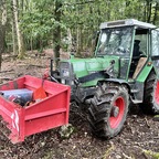 Fendt Farmer 309 LSA bei der Waldarbeit